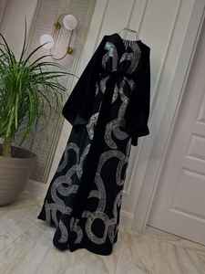 Abaya Kaftan en velours noir, grande taille, léger, longueur au sol, manches longues, pour femmes, pour les occasions spéciales et les mariages - Product Image 2