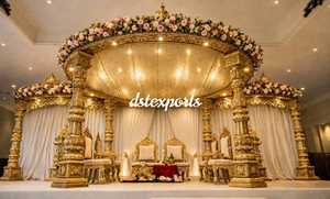 Mandap de Boda con Diseño de Pavo Real en Fibra Dorada, Estilo Gujarati Vivah Mayur, para Bodas al Aire Libre, con Tallado de Pavo Real Dorado, EE. UU. - Product Image 4