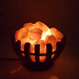 โคมไฟตั้งกรอบไม้พร้อมหินเกลือหิมาลัยไฟล้อมรอบสำหรับห้องนั่งเล่นสัมผัสธรรมชาติที่บ้านของคุณผลิตภัณฑ์งานฝีมือจากธรรมชาติ - Product Image 3