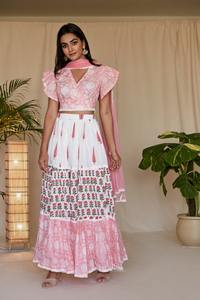 ชุดเลเฮนกาพิมพ์ลายดอกไม้สีชมพูสไตล์อินเดียคุณภาพสูง ชุดคุर्ติและกางเกงสำหรับผู้หญิง จากผู้ผลิตในอินเดีย - Product Image 4