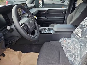 Toyota Land Cruise R 79 Cabine double 4x4 4.2L 5 vitesses MT 2023 certifié propre et d'occasion - Product Image 2