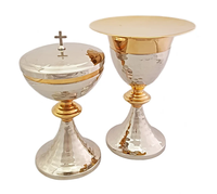 Calice de cérémonie en laiton avec patène de style moderne pour l'église en occasion sacrée en cours d'utilisation du meilleur exportateur en Inde