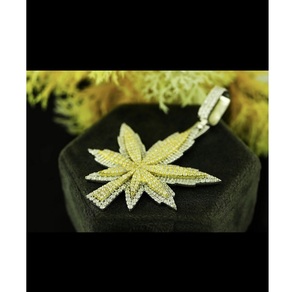 Colgante de Diamantes de Moda para Hombre, Hecho con Detalles de Precisión y un Fuerte Carácter Sofisticado, de la India - Product Image 1