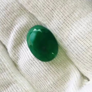 Corte ovalado de Esmeralda natural de calidad AAA de Zambia Lustre excepcional Piedra preciosa verde Certificado IGI El mejor precio para la fabricación de joyas - Product Image 1