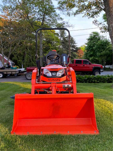 Tracteur utilitaire compact 25 CV rouge 2 roues motrices avec godet frontal, transmission par engrenages pour moteur, multifonctionnel, haute productivité pour jardin, pelouse et ferme - Product Image 5