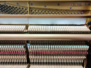 เปียโนอะคูสติกสีแดงไวน์รุ่น Top Japan Kawai KL53K สำหรับโรงเรียนดนตรี สตูดิโอ เปียโนตั้งพื้น ขายทั่วโลก คุณภาพเสียงยอดเยี่ยม - Product Image 4