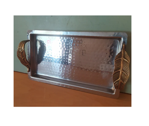 Plateau de service élégant en aluminium avec des formes uniques adaptées aux maisons traditionnelles, fêtes élégantes et célébrations de vacances - Product Image 2