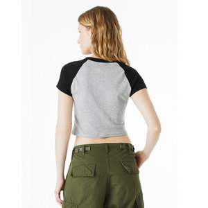 เสื้อยืดเบลล่าคัสตอมคุณภาพสูงสไตล์ Y2K รุ่นยอดนิยมสำหรับฤดูใบไม้ผลิ ขายดี เสื้อผ้าผู้หญิงลำลอง ลายปัก 3 มิติ ผ้าบาติก ทรงเข้ารูป พิมพ์โลโก้ ตัดสี - Product Image 4