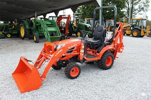 รถตักล้อยางขนาดเล็ก Kubota LA340 21 แรงม้า ขับเคลื่อน 2 ล้อ เครื่องยนต์ดีเซล รถแทรกเตอร์การเกษตรขนาดกะทัดรัด เครื่องจักรอเนกประสงค์สำหรับฟาร์ม ขาย - Product Image 6