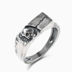 Jeulia Sterling Silver Vintage <b>Skull</b> Inlay Fashion Band <b>Ring</b> - Product Image 2