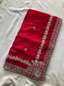 Sari en soie douce tendance avec un travail de broderie lourd et un chemisier pour les occasions spéciales, acheter auprès du fabricant - Product Image 5