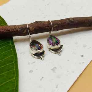 ต่างหูห้อยเงินสเตอร์ลิง925ดีไซน์เนอร์ทำด้วยมือลายดอกไม้ไข่มุกสีโทแพซลึกลับสำหรับงานแต่งงานหรืองานปาร์ตี้ - Product Image 2