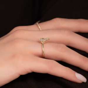 Anillo de Diamante de Laboratorio de 2 Quilates con Corte de Pera, Oro Amarillo y Blanco Vintage de 14K, Engaste de Bisel, Joyería de Boda Principalmente para Estilo Vintage - Product Image 5