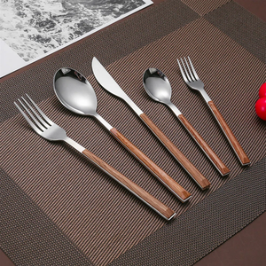 Ensemble de couverts élégant en acier inoxydable miroir 5 pièces pour les fêtes et les restaurants, ensemble de couverts cadeau pour la salle à manger - Product Image 4