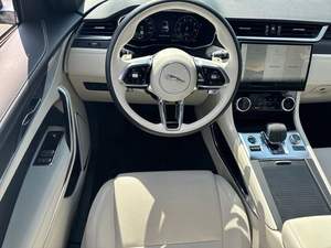 Ja guar F-PACE R-Dynamic S 2024 Usado - Product Image 2