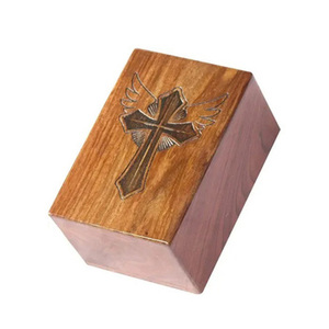 Venta al por mayor de urnas de cremación de madera hechas a mano de estilo americano moderno adulto hombre mujer funerario urnas decorativas - Product Image 3