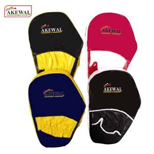 Coussinets d'entraînement de boxe noir/blanc de haute qualité en cuir synthétique de qualité supérieure avec logo personnalisé toutes les couleurs en stock - Product Image 6