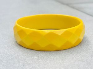 สร้อยข้อมือเบเกิลแกะสลักลายดอกไม้สไตล์วินเทจขนาดชิ้นบนที่น่าสนใจขายส่งแฟชั่น - Product Image 3