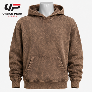 Sudadera con capucha para hombre con lavado ácido, gráficos minimalistas en el pecho y variaciones de lavado individuales para colecciones de ropa distintivas - Product Image 5