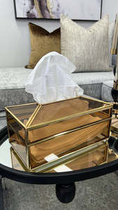 Boîte à mouchoirs en verre rectangulaire avec cadre en métal doré élégant distributeur de serviettes nordique décoratif luxe écologique stockage à la maison - Product Image 3