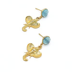 Boucles d'oreilles pendantes Ganesh en calcédoine bleue fabriquées à la main |   Plaqué or 18 carats, laiton, tendance, mariage pour femmes |   DUA Fabricant Indien B2B - Product Image 3