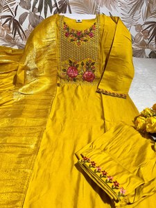 ชุดคอลเลกชั่นชุดคอลเลกชั่นชุดคอลเลกชั่นผ้าไหมโรมันดีไซน์เนอร์อินเดียสำหรับงานแต่งงานของผู้หญิง - Product Image 4