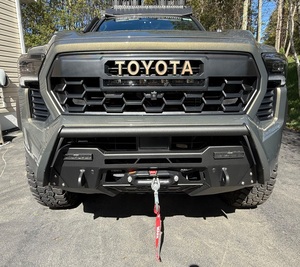 Toyota Tacoma Trailhunter 2025, Doble Cabina, 4x4, Gasolina, Bajo Kilometraje - Product Image 1