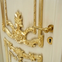 Porte intérieure en bois sculptée sur mesure de luxe, laquée or classique, en MDF, pour villa, hôtel, chambre, avec cadre et architrave