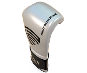 Guantes MMA de cuero con logotipo personalizado de alta calidad Guantes de boxeo transpirables de talla grande con empuñaduras para competición - Product Image 2