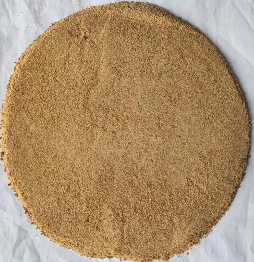 Riz indien de qualité supérieure DDGS graines jaunes brun clair 12% humidité maximale AD séchées pour l'alimentation des animaux sacs emballés de ferme de poissons