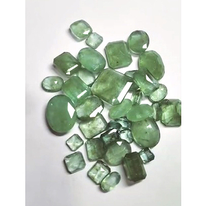 Haute Qualité 36 Pcs Naturel Russe Émeraude Pierres Précieuses 8mm-20mm Octogone Ovale Facette 260 Cts Lâche Coupe Vert US $195/Lot IROC Ventes - Product Image 1