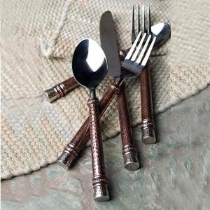 Juego de 5 cubiertos de acero inoxidable, manijas de diseño ondulado, acabado plateado, perfecto para vajilla, utensilios de cocina, productos de alta calidad - Product Image 4