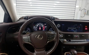 Lexus LS-500 2020, Sedán de Lujo, Vehículo Premium de Gasolina, Espacioso, 4 Puertas, Ideal para Viajes de Negocios - Product Image 6