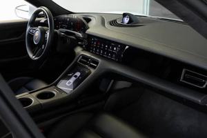 VOITURE ÉLECTRIQUE EXTRÊMEMENT PROPRE 2020 POR-SCHE TAY-CAN TURBO S 750-HP DUAL-MOTOR AWD PRÊTE À ÊTRE EXPÉDIÉE - Product Image 5