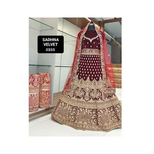 Lehenga Choli de terciopelo hecho a mano con bordado, ropa de novia india y pakistaní para regalos al por mayor - Product Image 5