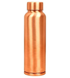 Botella de Cobre Martillado Premium, Contenedor de Agua Ayurvédico a Prueba de Fugas para Viajes y Regalos a Precio Económico - Product Image 1