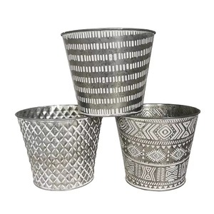 Macetas de flores de forma personalizada de hierro galvanizado con grabado fabuloso para suministros de decoración del hogar y el jardín Macetas de flores - Product Image 3