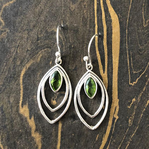 ต่างหูเพอริดอตวินเทจ 3.2 กรัม ดีไซน์ทันสมัย รูปทรงหยดน้ำ ประดับเพชรทรงมาร์คีส์ ตัวเรือนทองเหลือง เหมาะสำหรับผู้ที่นับถือศาสนา - Product Image 1