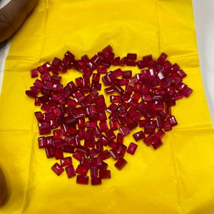 Lot de pierres précieuses en vrac naturelles en forme de coussin à facettes de rubis de 6/8mm, rubis étincelant rempli de verre - Product Image 3