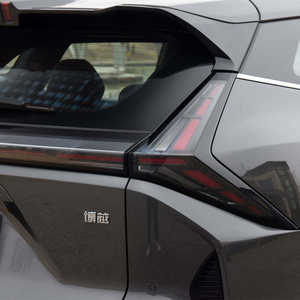 Berline d'occasion 2025 en excellent état, édition DCT Starburst, prix bas, régulateur de vitesse, sièges en cuir, toit ouvrant panoramique - Product Image 6