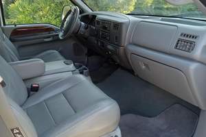 FORD F-250 SUPER DUTY LARIAT CREW CAB 4X4 d'occasion, conduite à gauche/droite, 2002 - Product Image 6