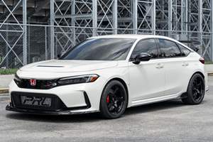 Honda Civic Type R 2023, Bajo Kilometraje, Caja de Cambios Automática, Volante a la Izquierda, Neumáticos R20, Estado Impecable - Product Image 3