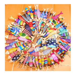 Juguete de pez de madera sostenible: artesanía artesanal, segura y simple, perfecto para familias ecológicas que buscan juguetes verdes y de moda - Product Image 2