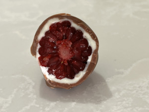 Fruta Congelada Recubierta de Chocolate Turk Garden, Frambuesa, 150gr, 100% Natural, con Nueces, Descongelar Antes del Consumo - Product Image 4