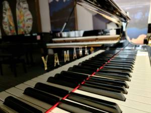 Piano de cola Yamaha C7B negro de alta calidad, piano digital electrónico estilo piano de cola, piano de concierto, baby grand - Product Image 3