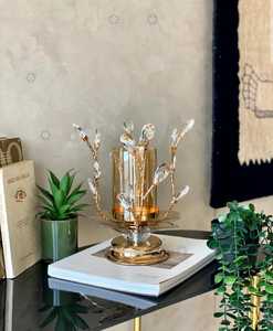 Porte-bougie élégant pour la décoration de la maison |   Porte-bougie en verre et métal de taille moyenne, pièce maîtresse de taille moyenne - Product Image 3