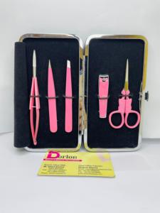 Meilleure pince à épiler à sourcils couleur enduite pince à épiler pointue inclinée ciseaux à ressort en acier inoxydable et coupe de cheveux de sourcils petits ciseaux - Product Image 4