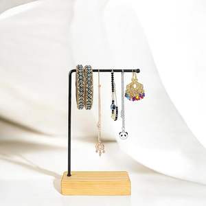 Meilleure vente cintre mural élégant en fer pour bijoux adapté à l'organisation d'accessoires de mode et à l'ajout d'un attrait décoratif - Product Image 1