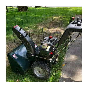 Soplador de nieve alemán de alta calidad con opciones de motor y rodamientos para propietarios de viviendas con entradas de garaje pequeñas o con acumulación mínima de nieve - Product Image 4