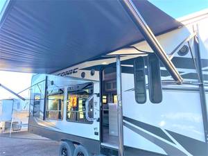 MOTORHOME RV CAMPER White Camping Motorhome 2023 Iconic <b>Toy</b> Hauler Euro 5 Emission 11000kg Payload 4-6 Passengers Bed - Product Image 5